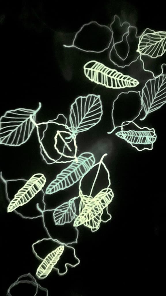 Vyšívaný záves image 3